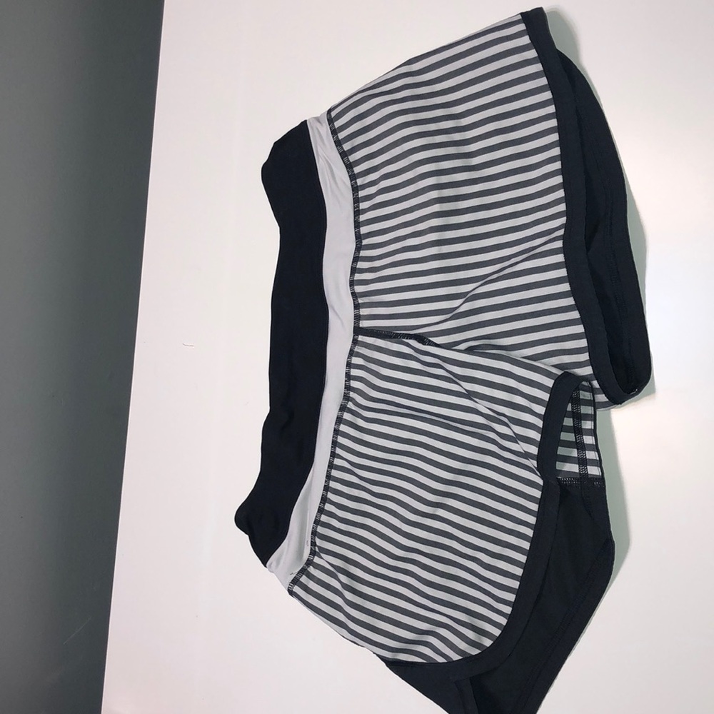 Lululemon black and white shorts